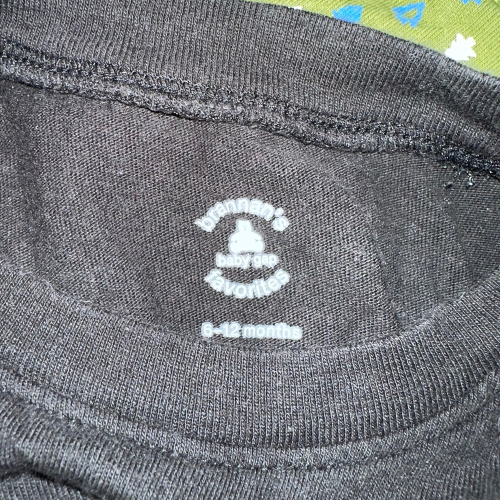 Lot of 2 Baby Boy Gap Ghost Skate Old Navy Christmas Trees 6-12 M Halloween - Picture 4 of 7